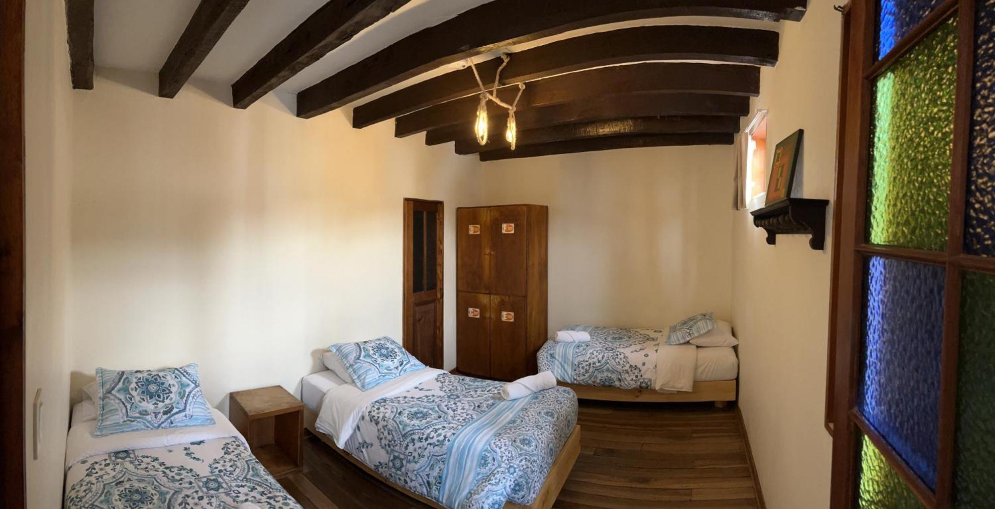 The Cranky Croc Hostel Богота Экстерьер фото