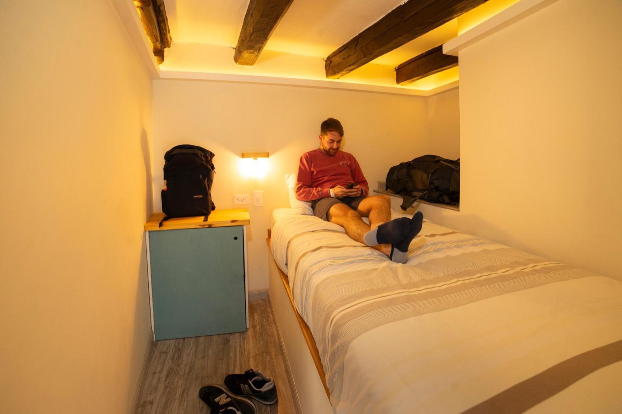 The Cranky Croc Hostel Богота Экстерьер фото