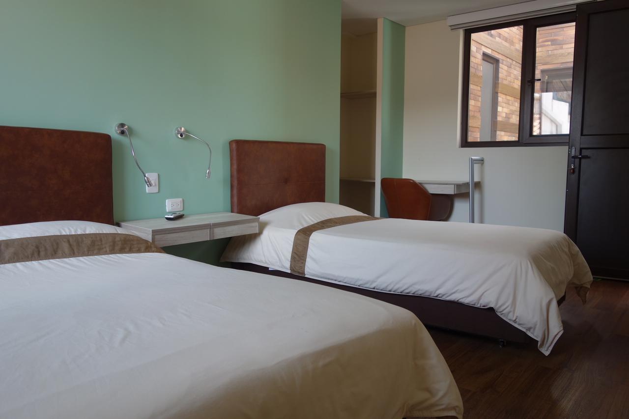 The Cranky Croc Hostel Богота Экстерьер фото